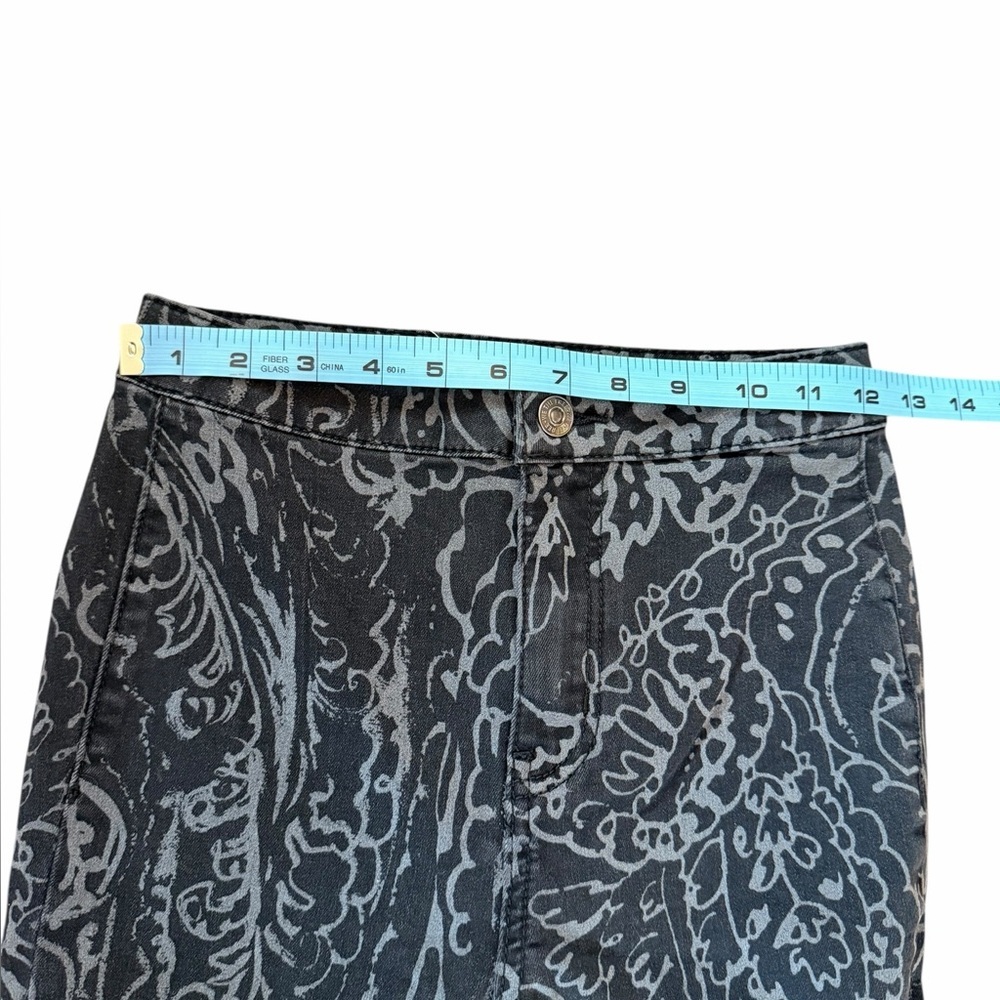 Free People We the Free Black FloralJust Float On Geo Flare Jeans Womens Sz 25 - Picture 11 of 14